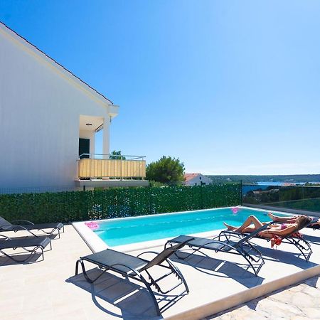 Apartment Jerry With Private Pool Milna  Kültér fotó
