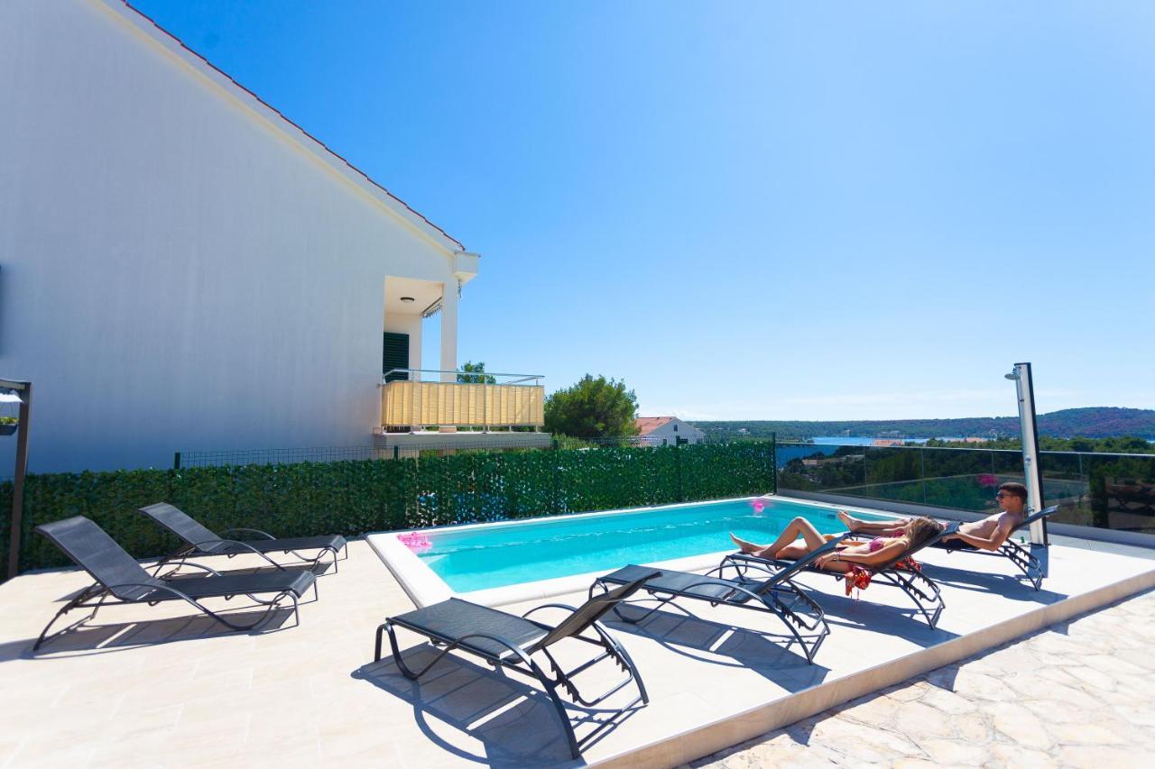 Apartment Jerry With Private Pool Milna  Kültér fotó
