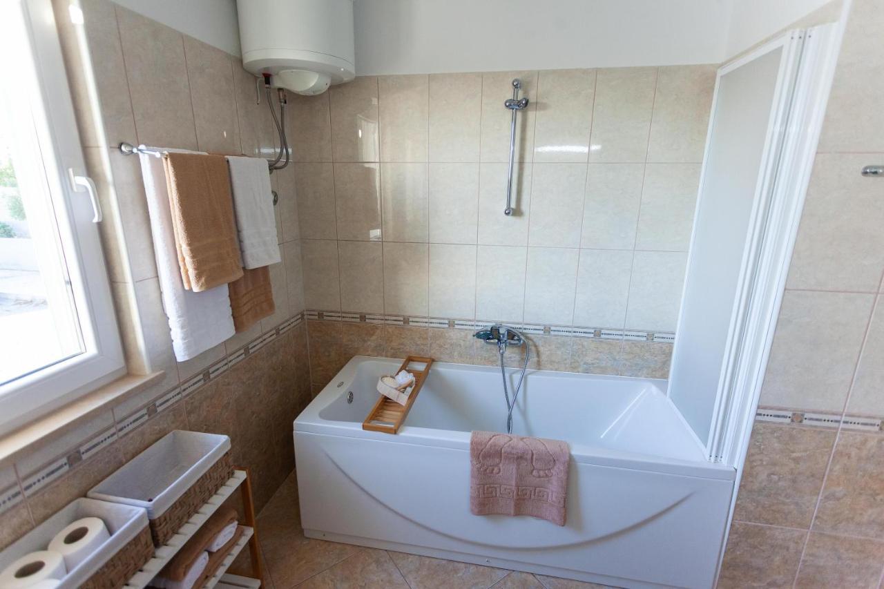 Apartment Jerry With Private Pool Milna  Kültér fotó