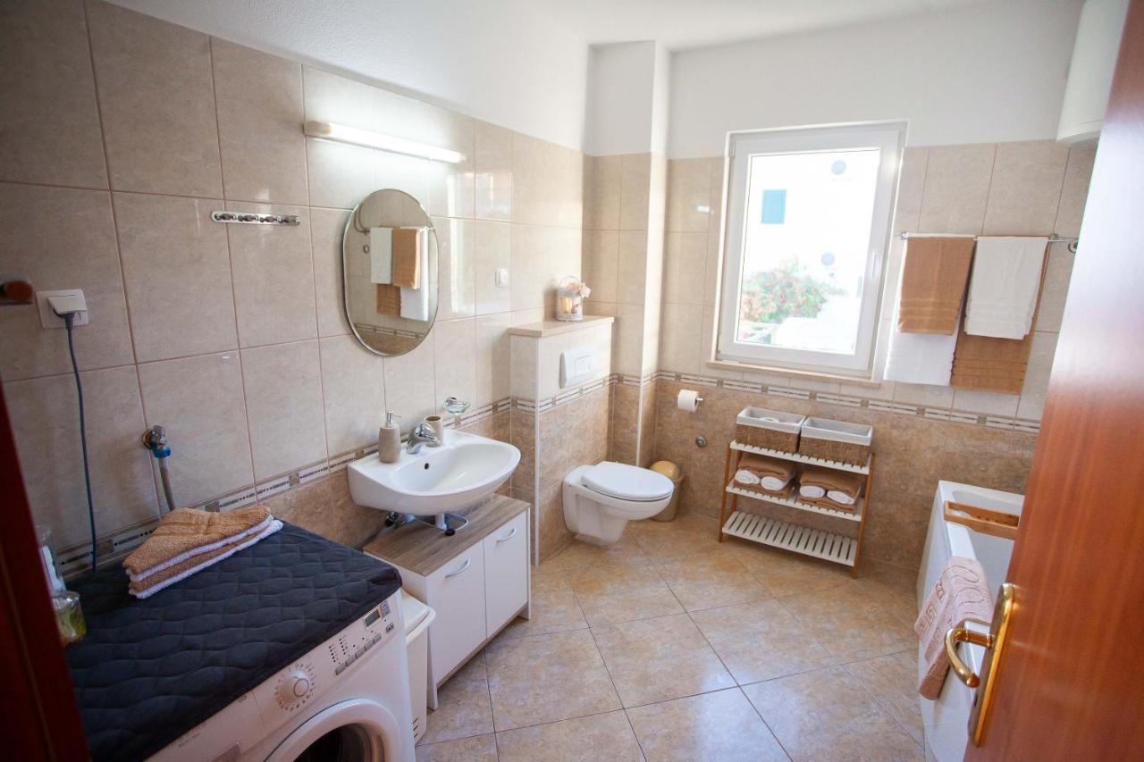 Apartment Jerry With Private Pool Milna  Kültér fotó