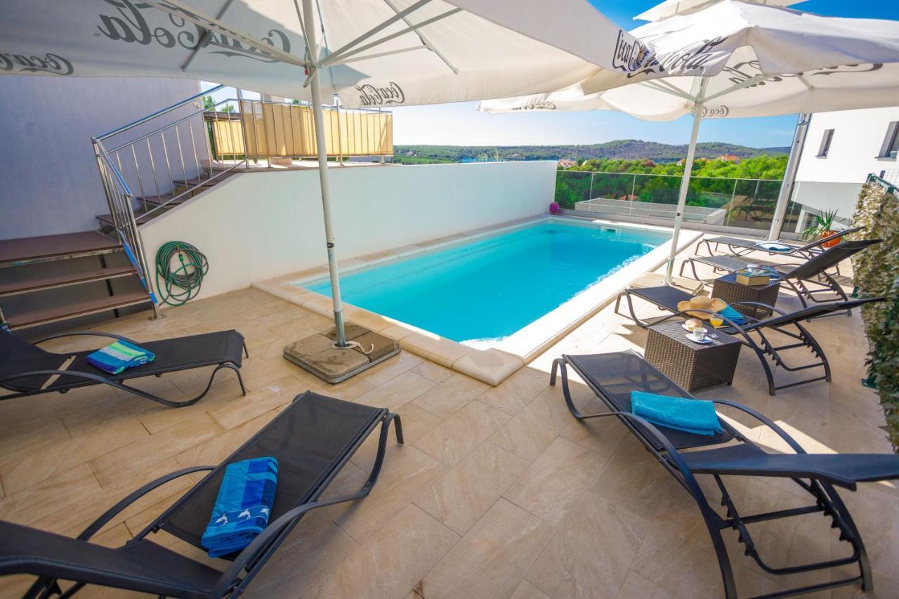 Apartment Jerry With Private Pool Milna  Kültér fotó